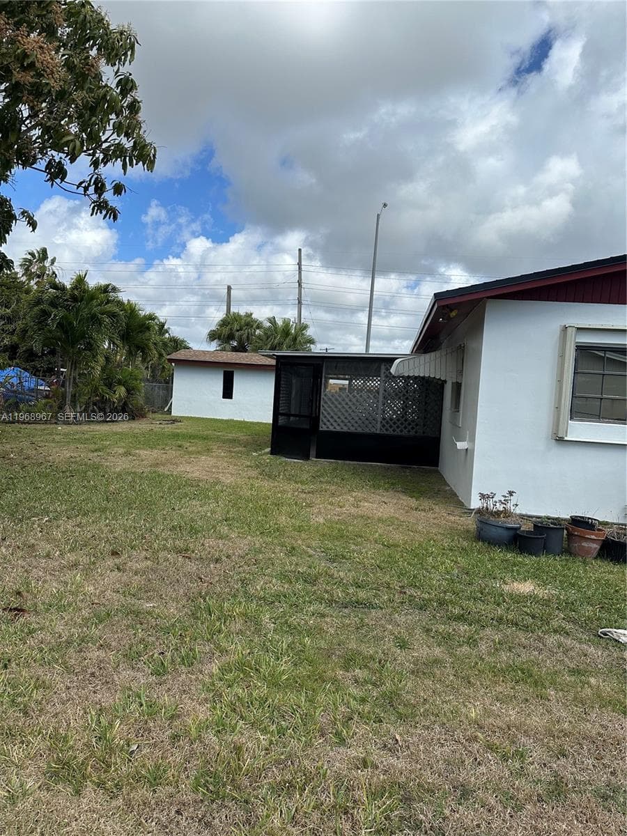 15200 SW 109 ave, Miami FL 33157 — 17