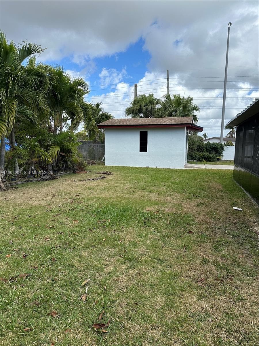 15200 SW 109 ave, Miami FL 33157 — 19