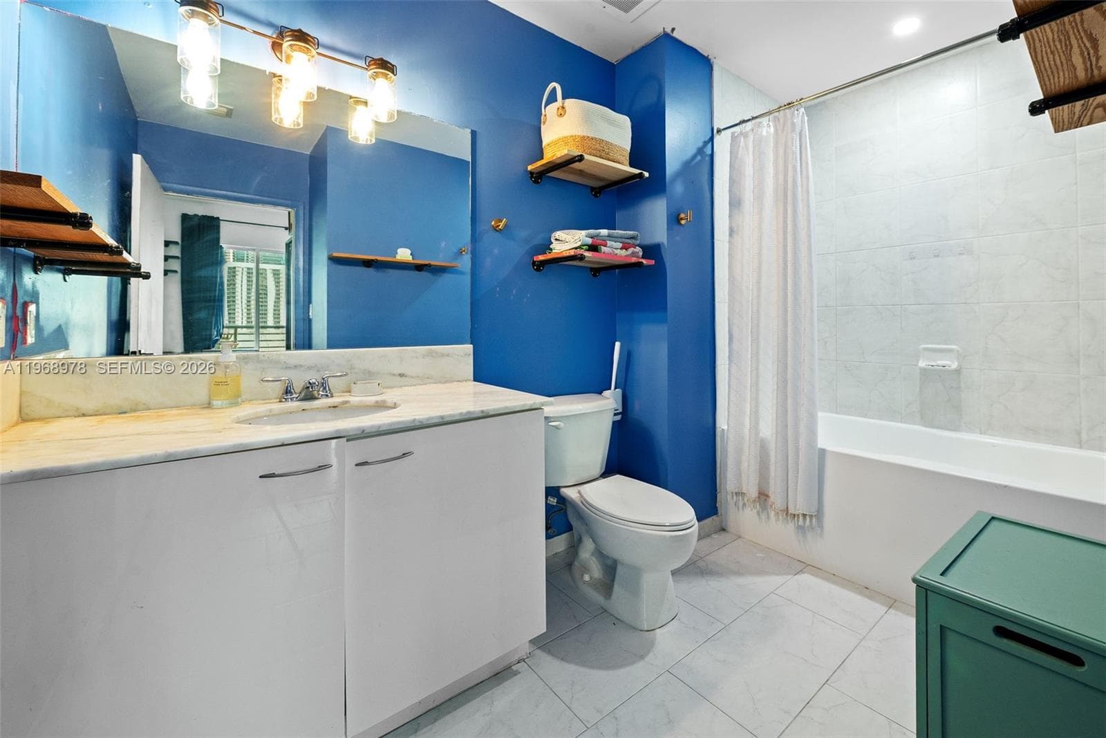 133 NE 2nd Ave # 1606, Miami FL 33132 — 16