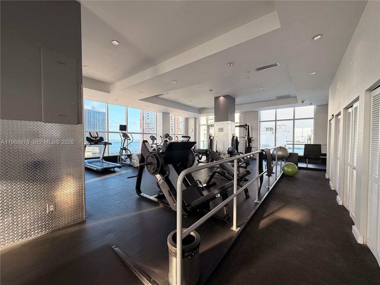 133 NE 2nd Ave # 1606, Miami FL 33132 — 28