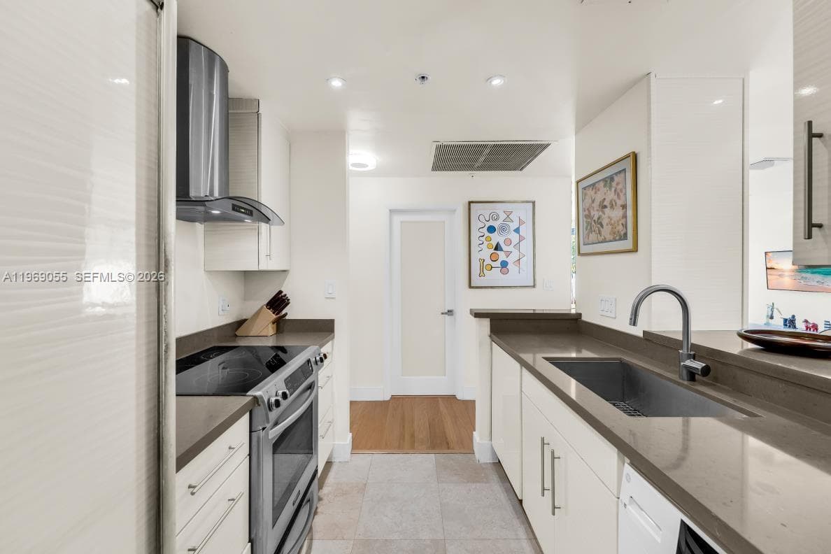 10275 Collins Ave # 102, Bal Harbour FL 33154 — 10