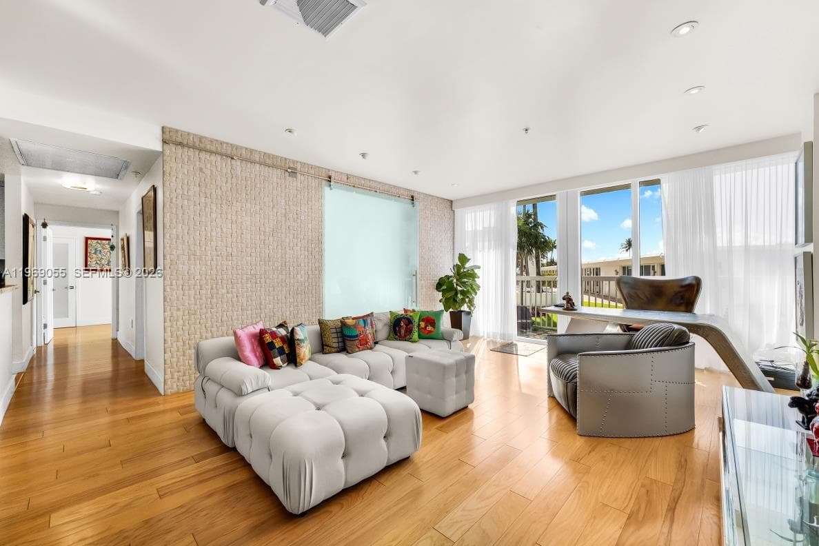 10275 Collins Ave # 102, Bal Harbour FL 33154 — 4