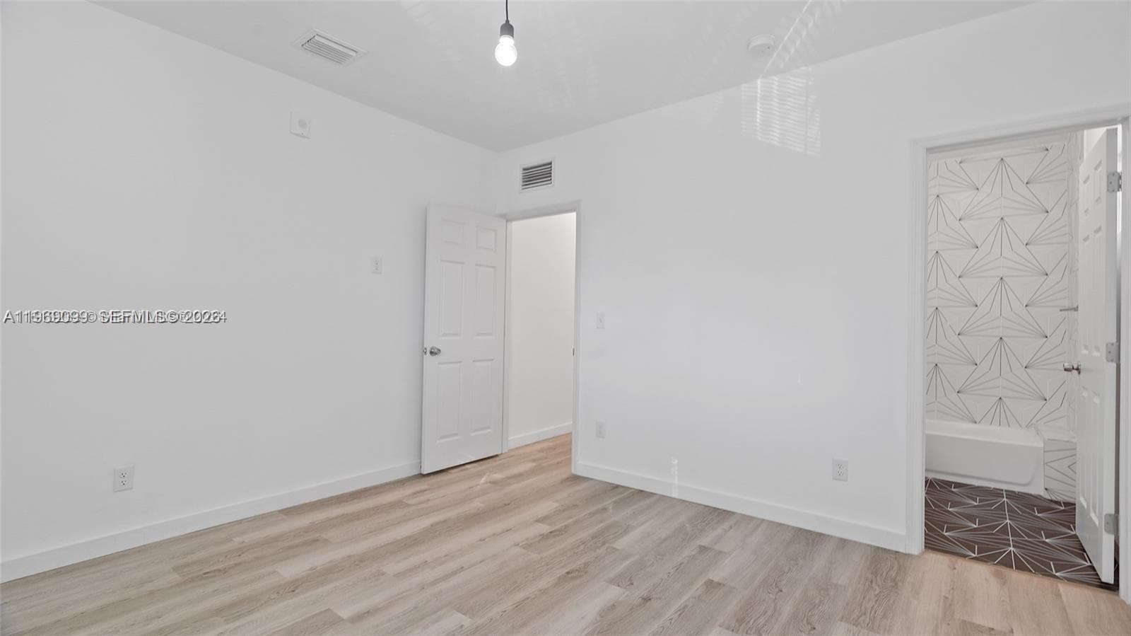 1561 Jefferson Avenue, Miami Beach FL 33139 — 12