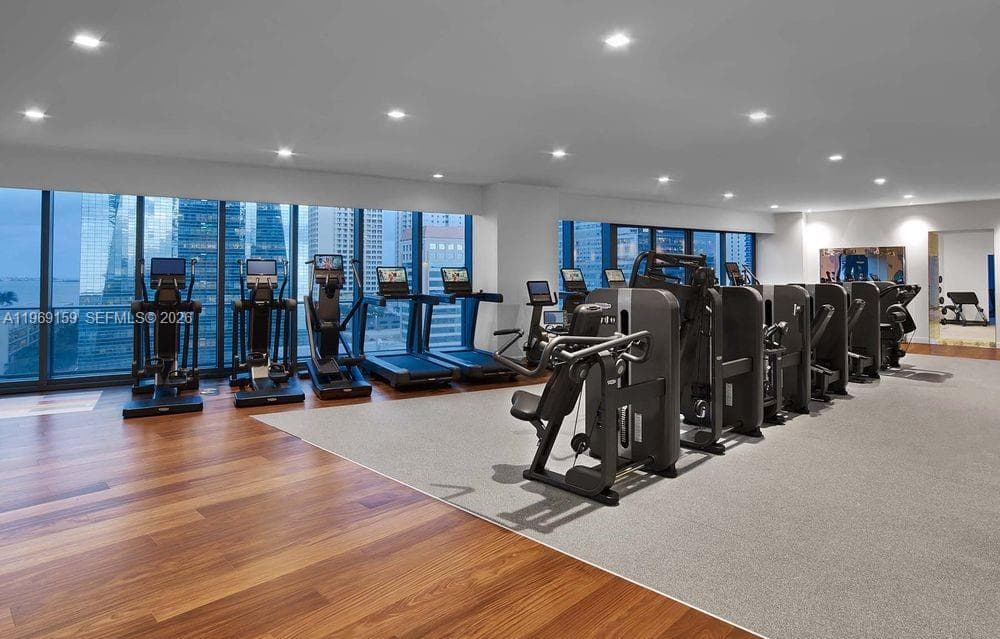 1300 S Miami Ave # 2708, Miami FL 33130 — 16