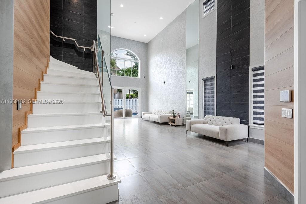 Golden Gate Estates & Mar, Sunny Isles Beach, FL — 1