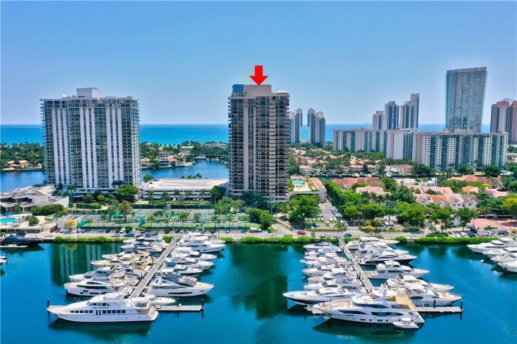 19667 Turnberry Way, Miami FL 33180 — 36