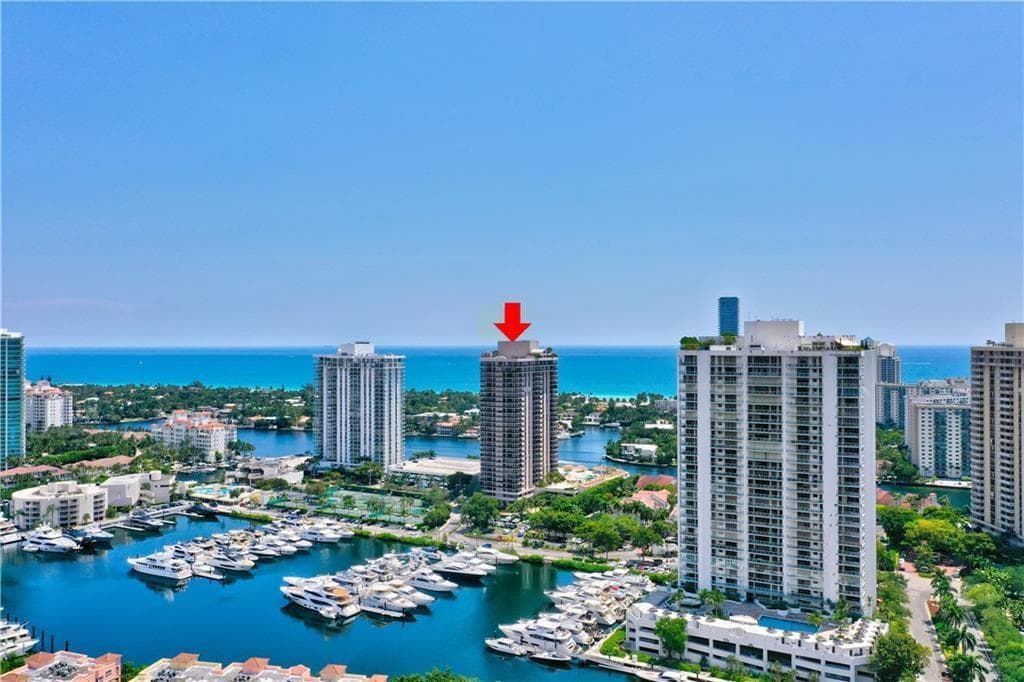 19667 Turnberry Way, Miami FL 33180 — 38