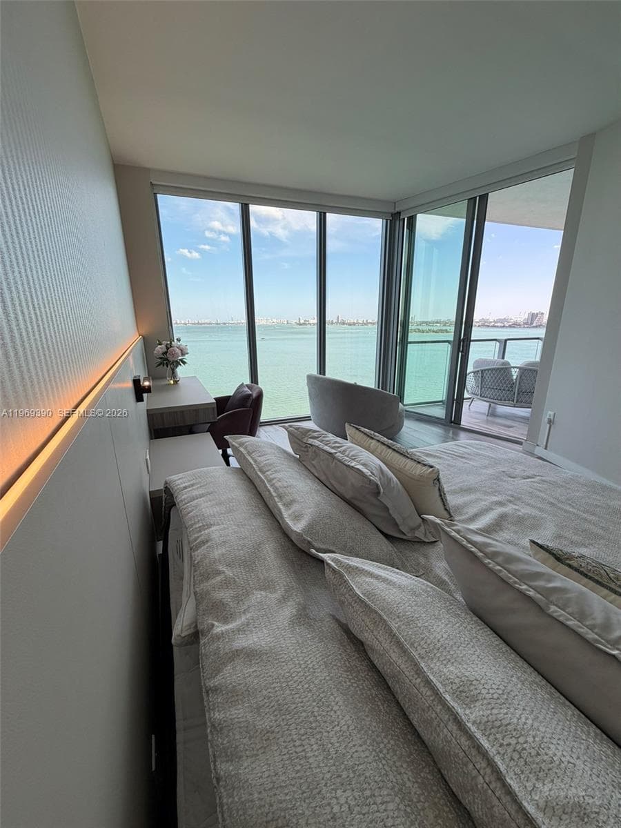 2900 NE 7th Ave # 1205, Miami FL 33137 — 23