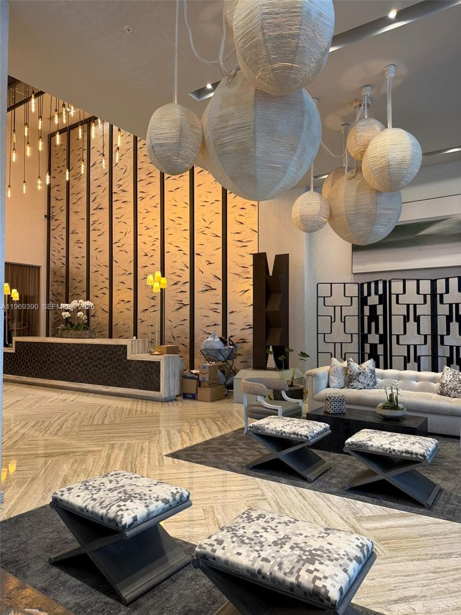 2900 NE 7th Ave # 1205, Miami FL 33137 — 100