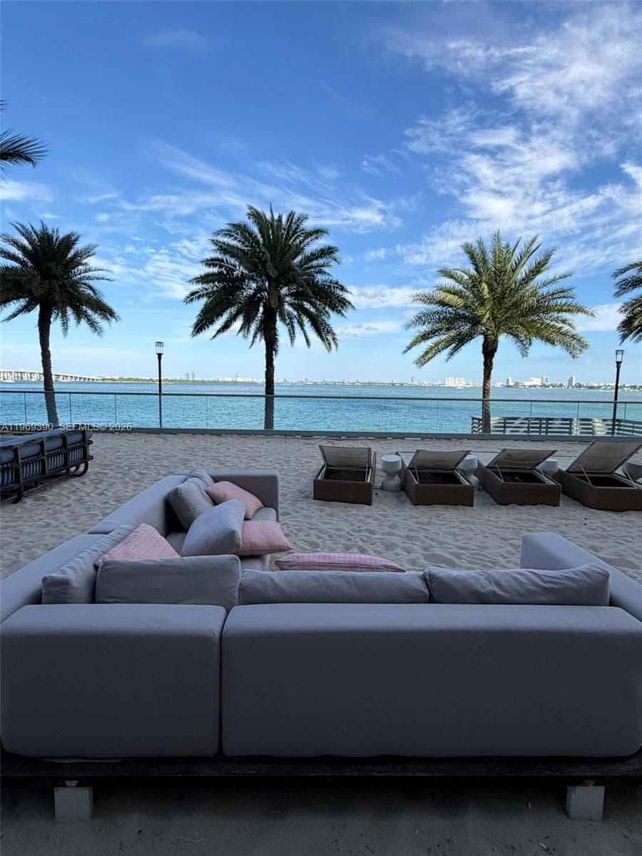 2900 NE 7th Ave # 1205, Miami FL 33137 — 92