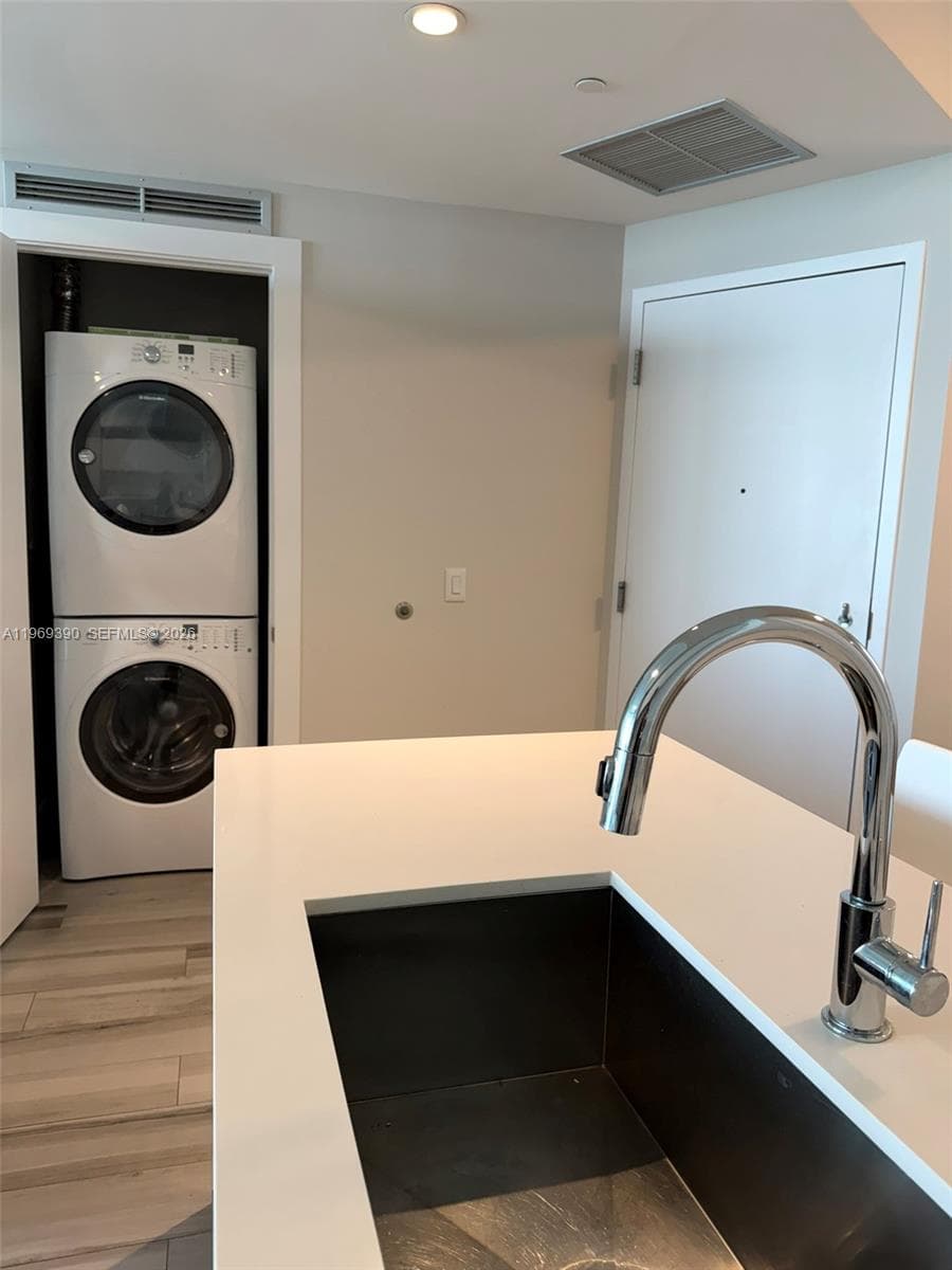 2900 NE 7th Ave # 1205, Miami FL 33137 — 79