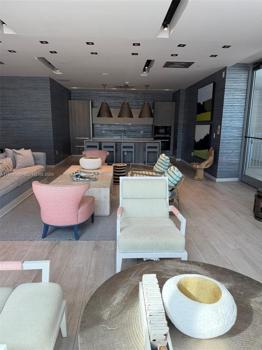 2900 NE 7th Ave # 1205, Miami FL 33137 — 82