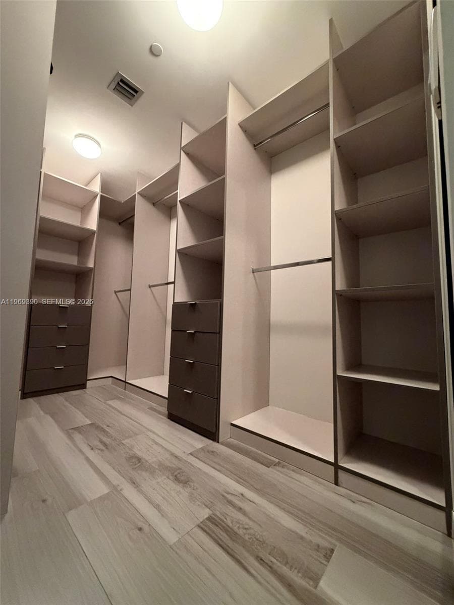 2900 NE 7th Ave # 1205, Miami FL 33137 — 33