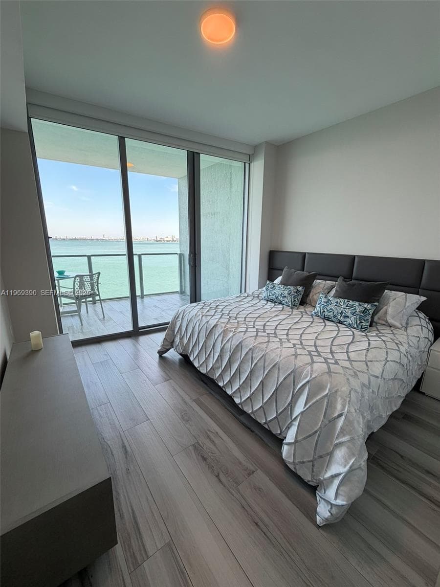 2900 NE 7th Ave # 1205, Miami FL 33137 — 54