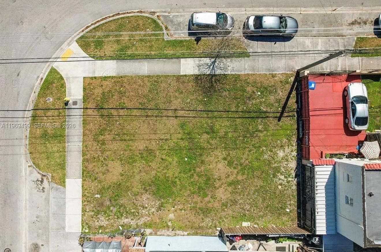 2600 NW 23rd Ave, Miami FL 33142 — 8