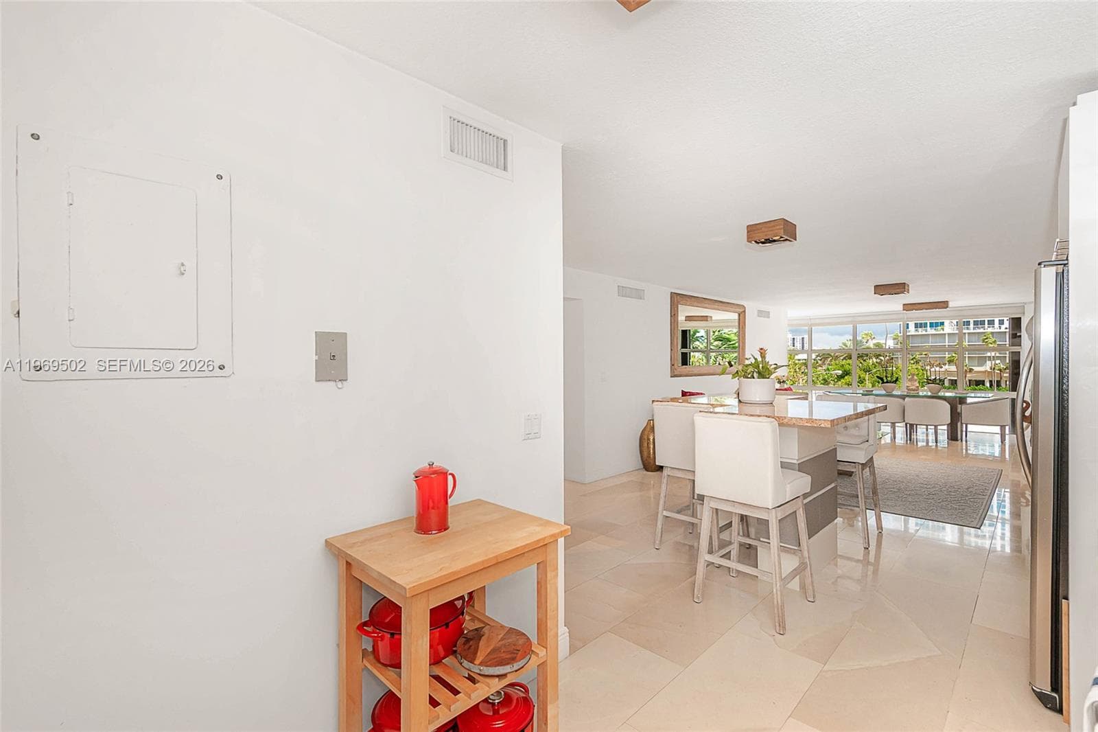 6423 Collins Ave # 309, Miami Beach FL 33141 — 17