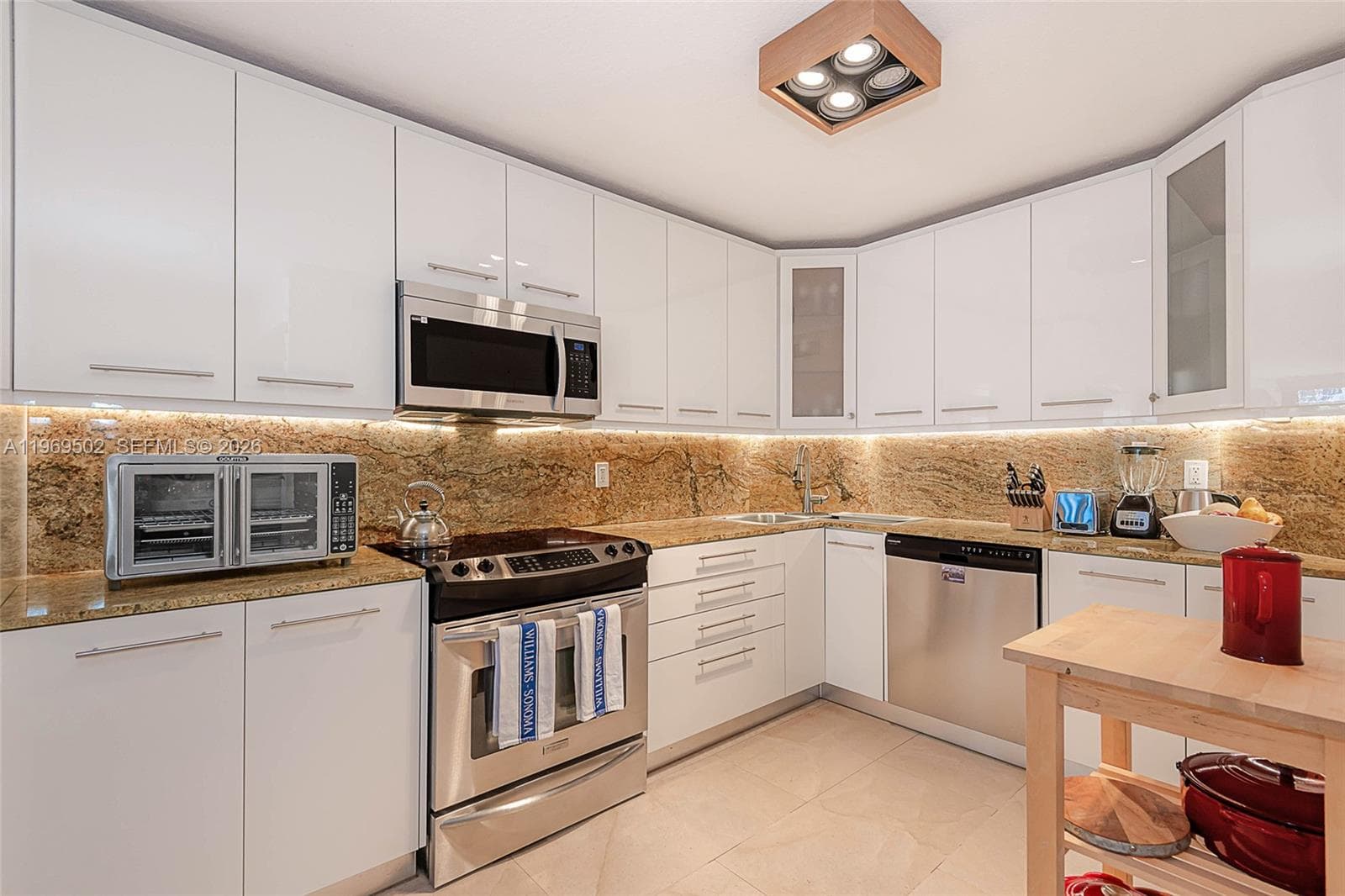 6423 Collins Ave # 309, Miami Beach FL 33141 — 16