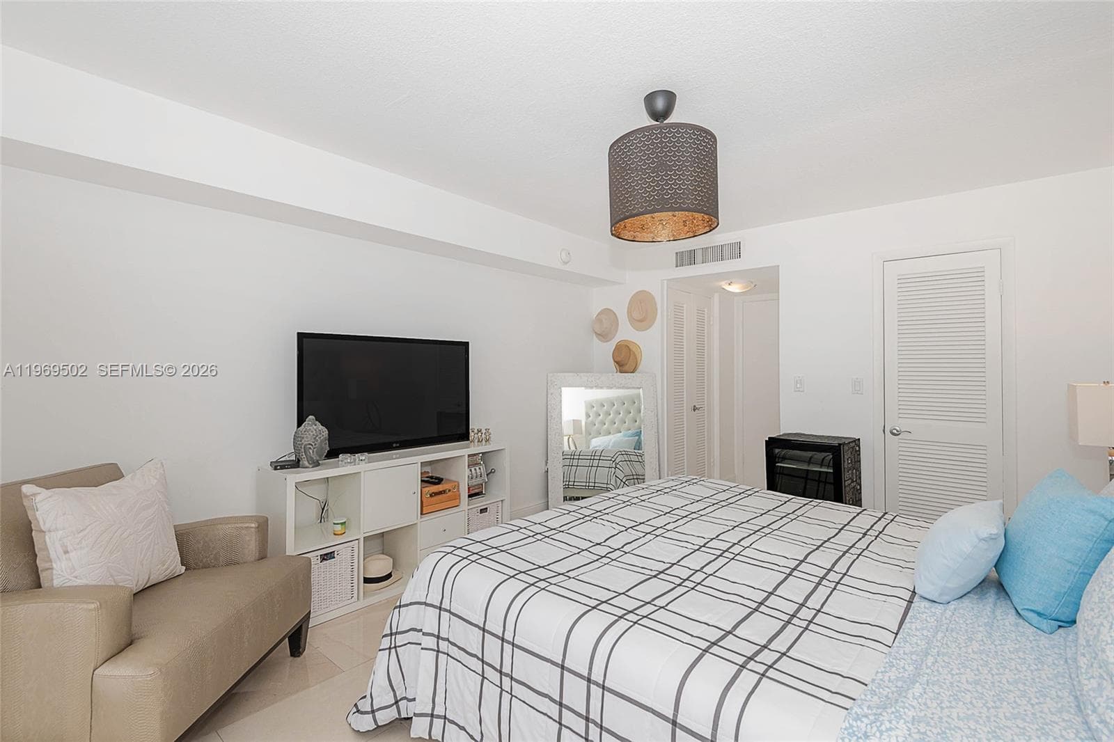 6423 Collins Ave # 309, Miami Beach FL 33141 — 26