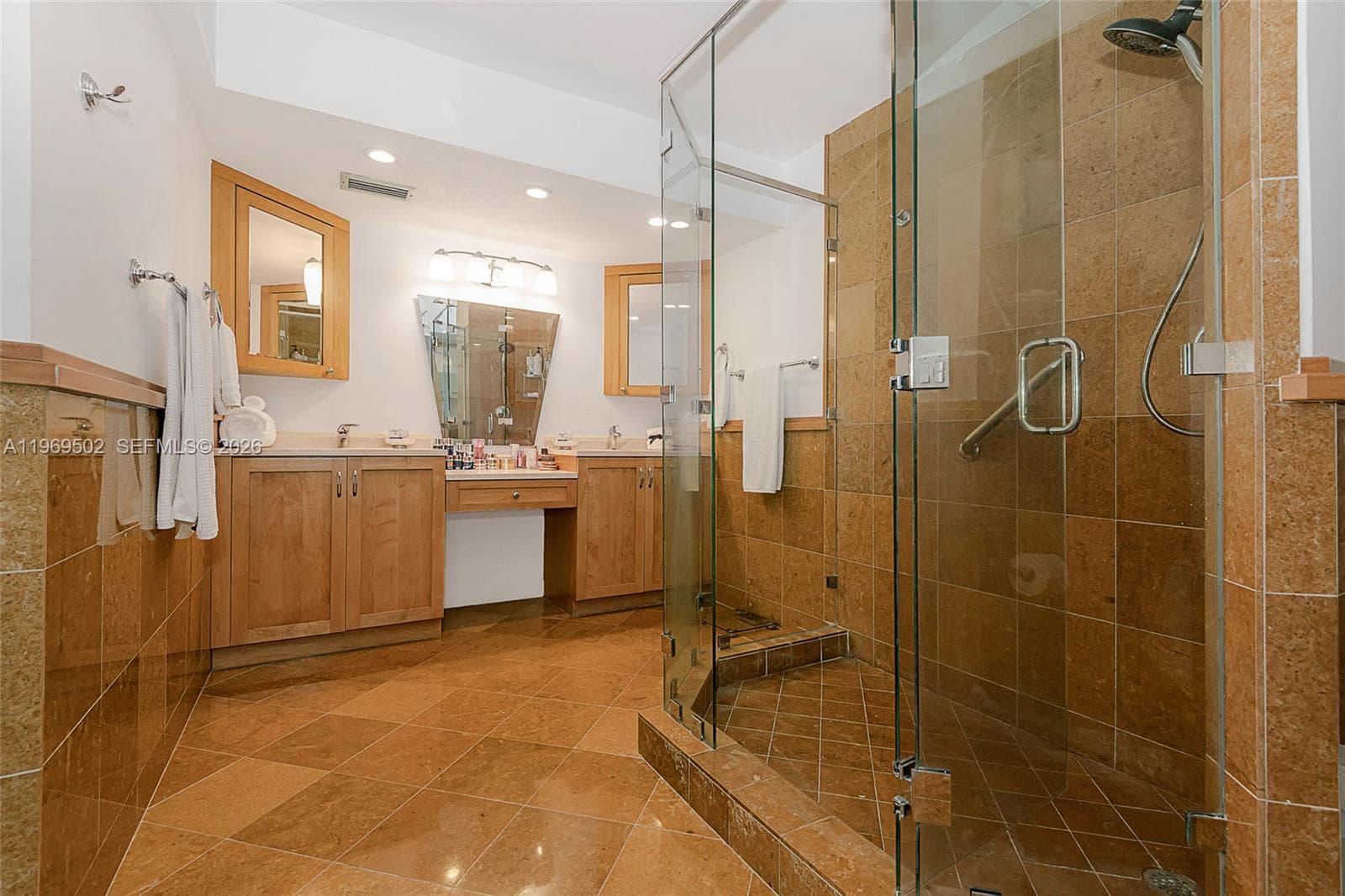 6423 Collins Ave # 309, Miami Beach FL 33141 — 22