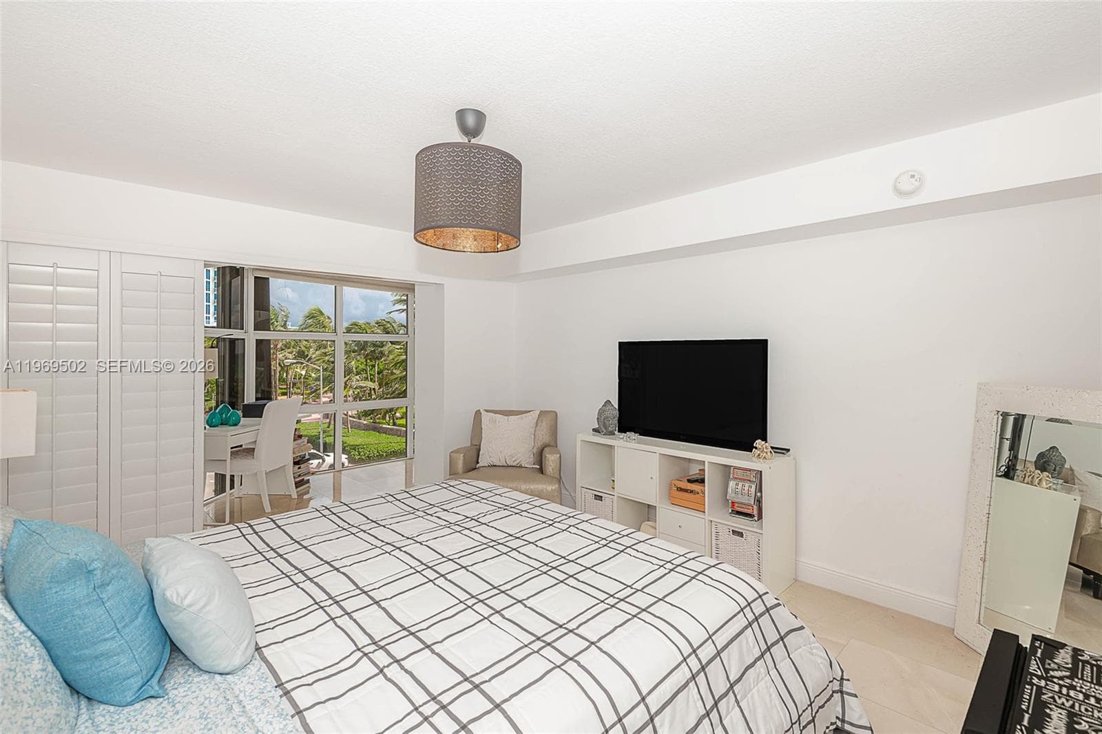 6423 Collins Ave # 309, Miami Beach FL 33141 — 25
