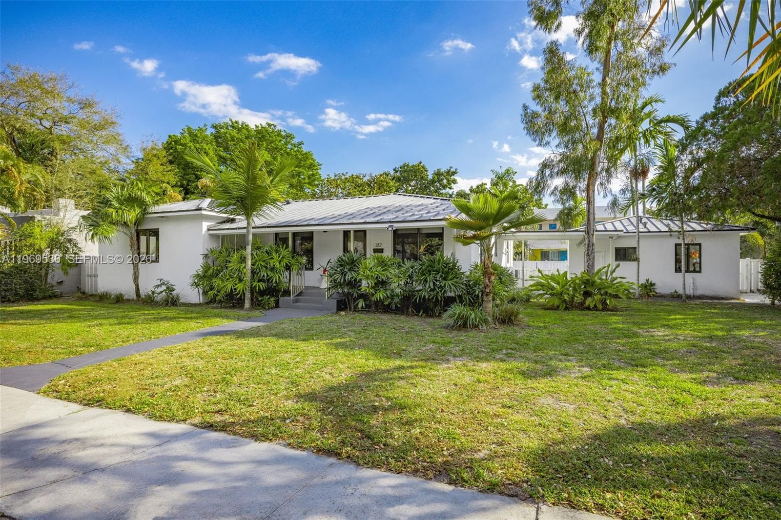 312 NE 90th St, El Portal FL 33138 — 3