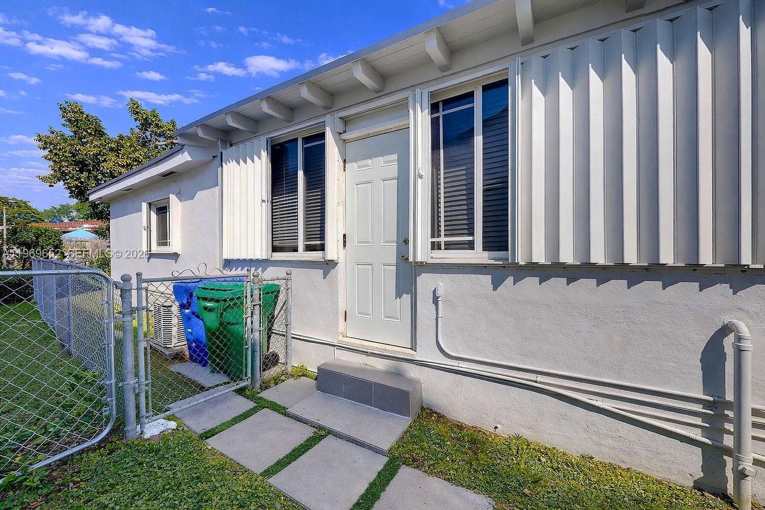 1611 SW 21st St, Miami FL 33145 — 37