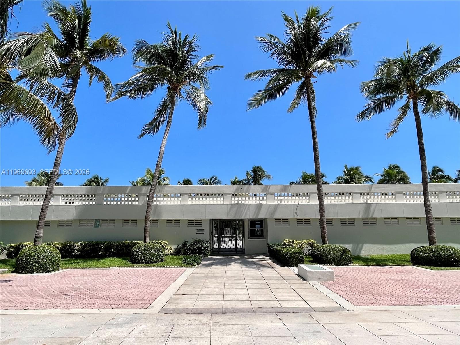 2899 Collins Ave # 740, Miami Beach FL 33140 — 24