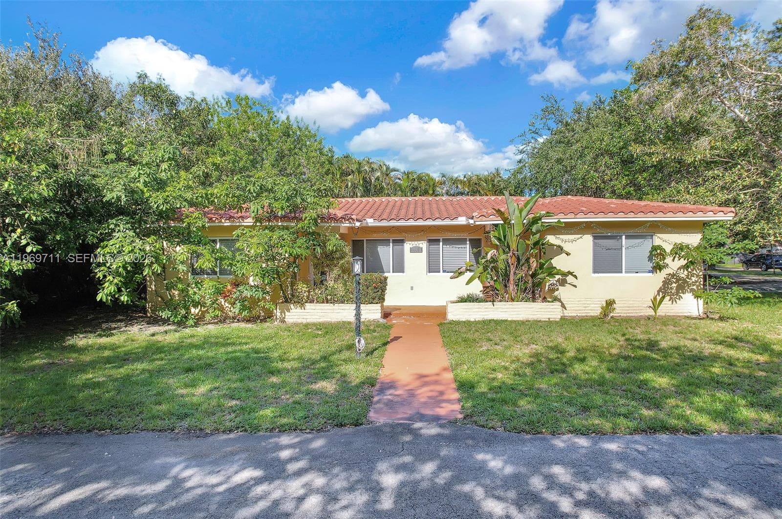 11919 NE 8th av, Biscayne Park FL 33161 — 2