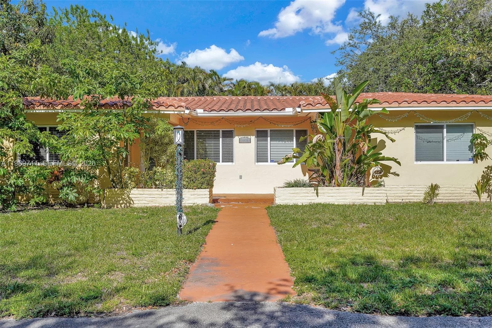 11919 NE 8th av, Biscayne Park FL 33161 — 44