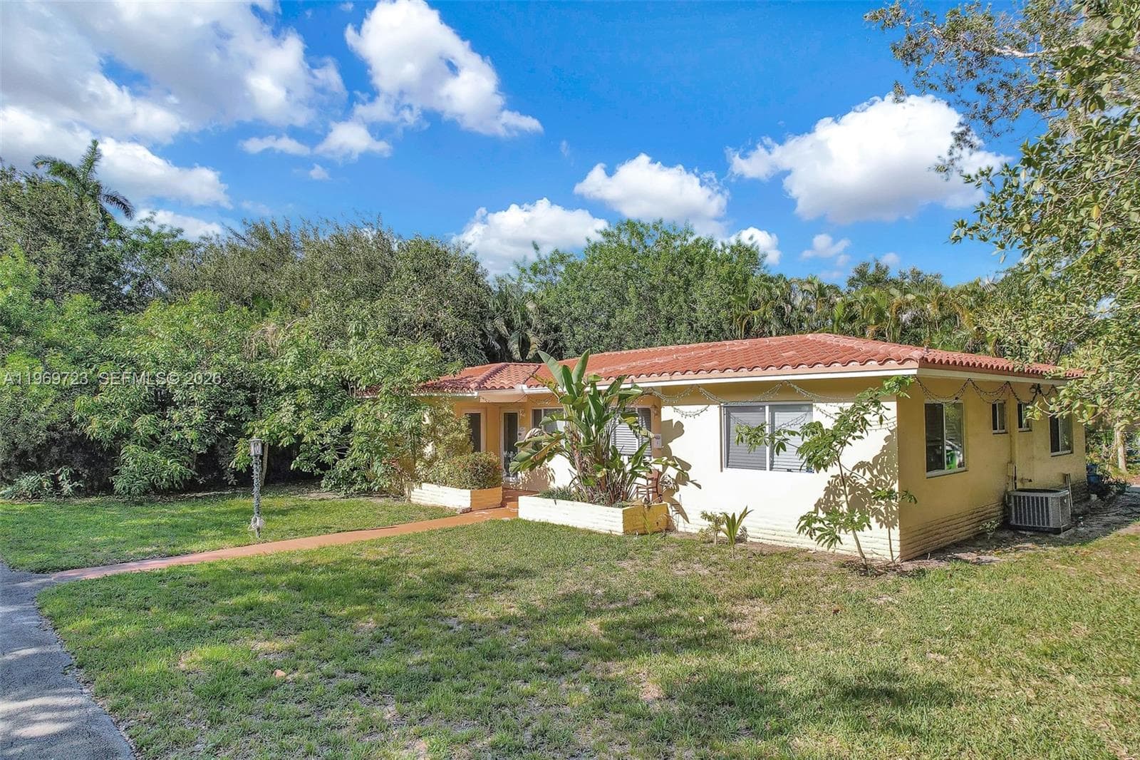 11919 NE 8th Ave, Biscayne Park FL 33161 — 30