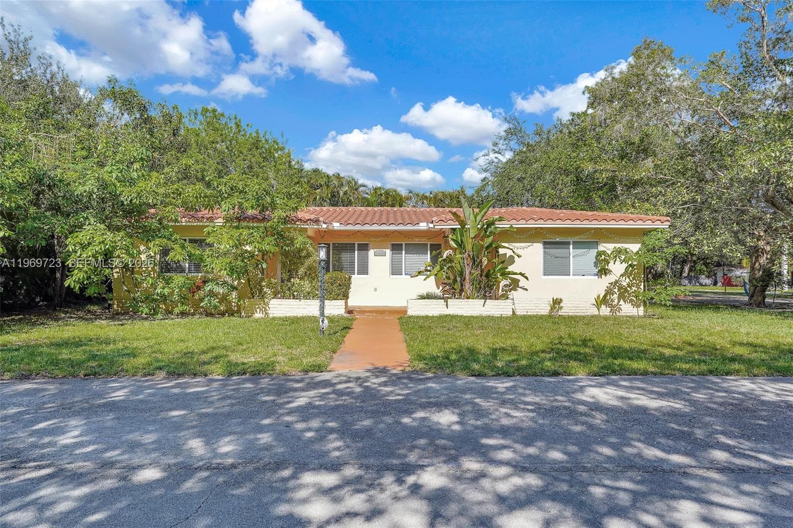 11919 NE 8th Ave, Biscayne Park FL 33161 — 37
