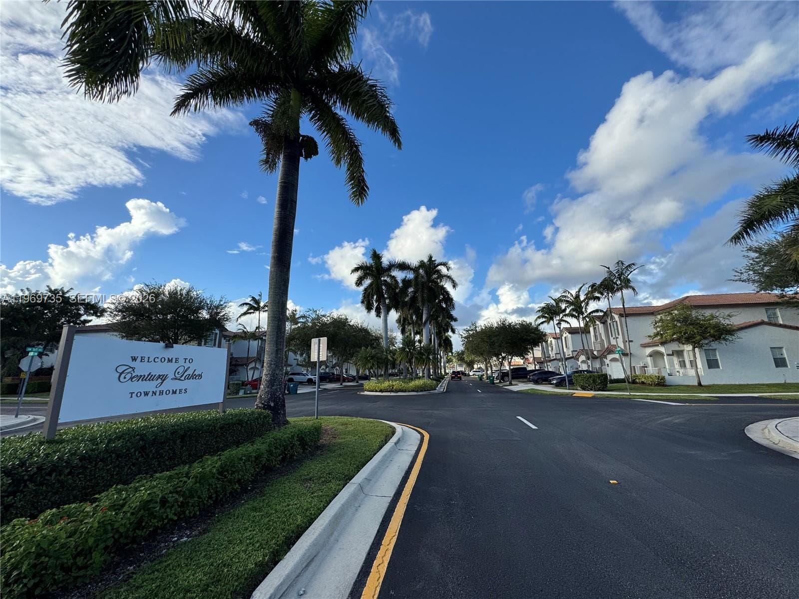 6243 SW 165th Ave, Miami FL 33193 — 2