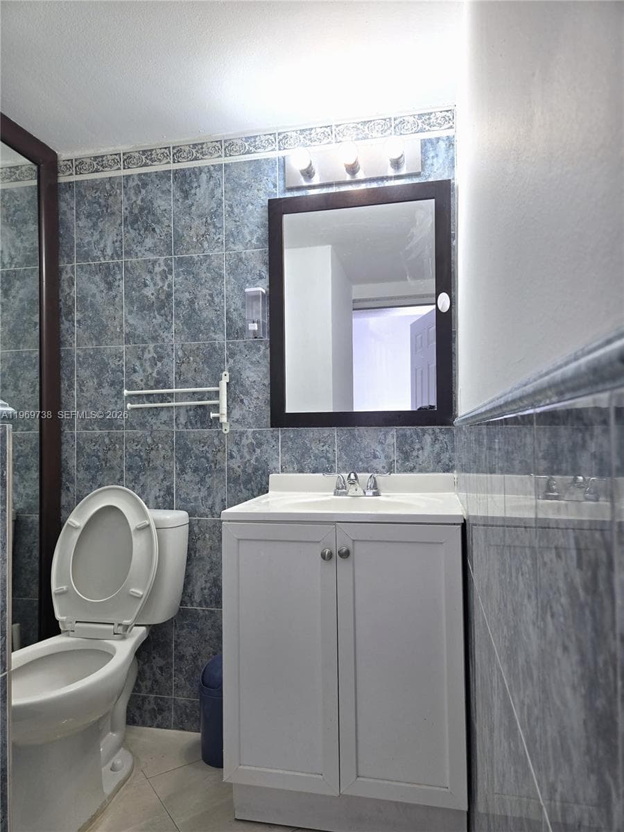 300 NW 107th Ave # 206, Miami FL 33172 — 3