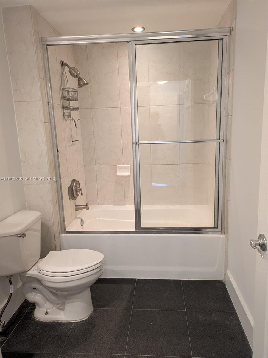 6831 SW 44th St # 302, Miami FL 33155 — 16