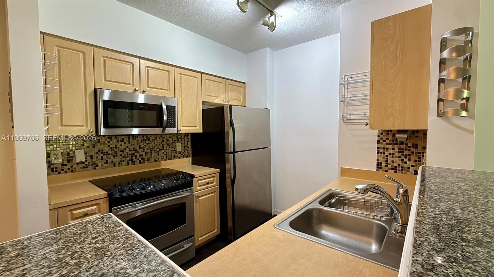 6831 SW 44th St # 302, Miami FL 33155 — 7