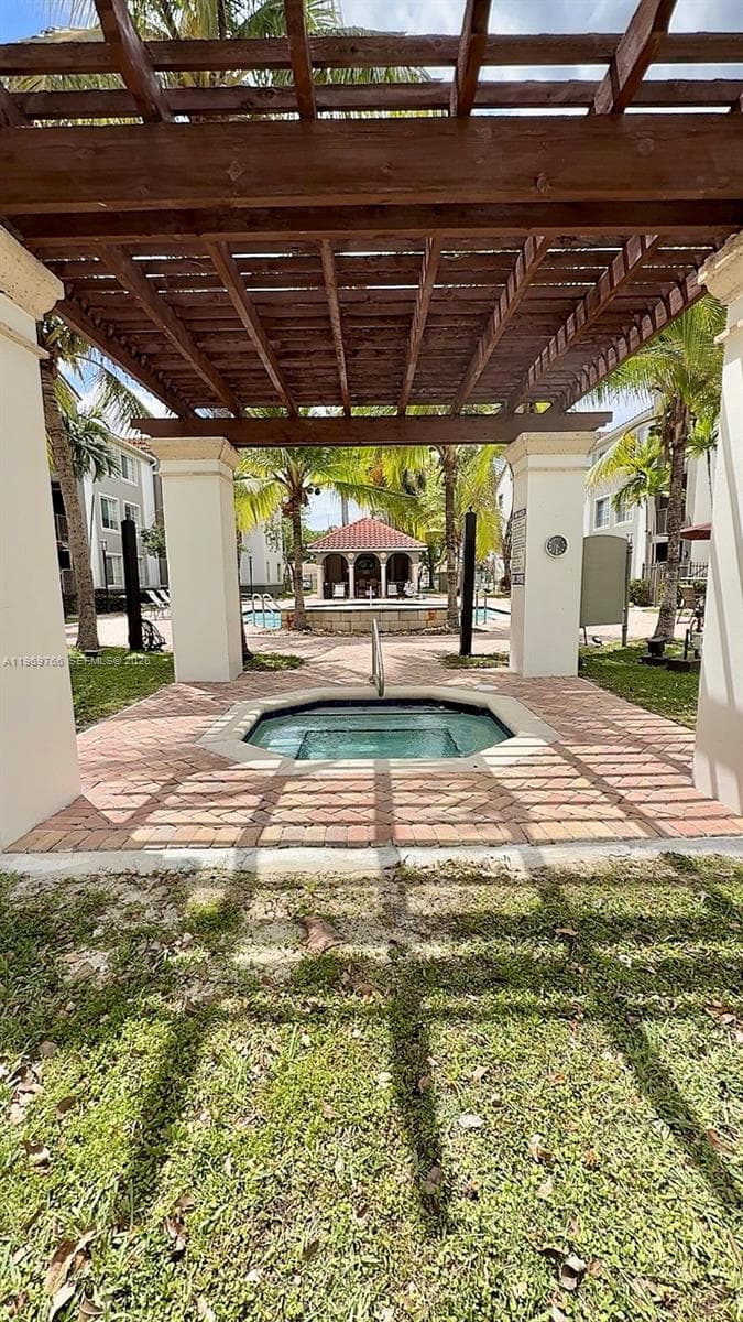 6831 SW 44th St # 302, Miami FL 33155 — 29
