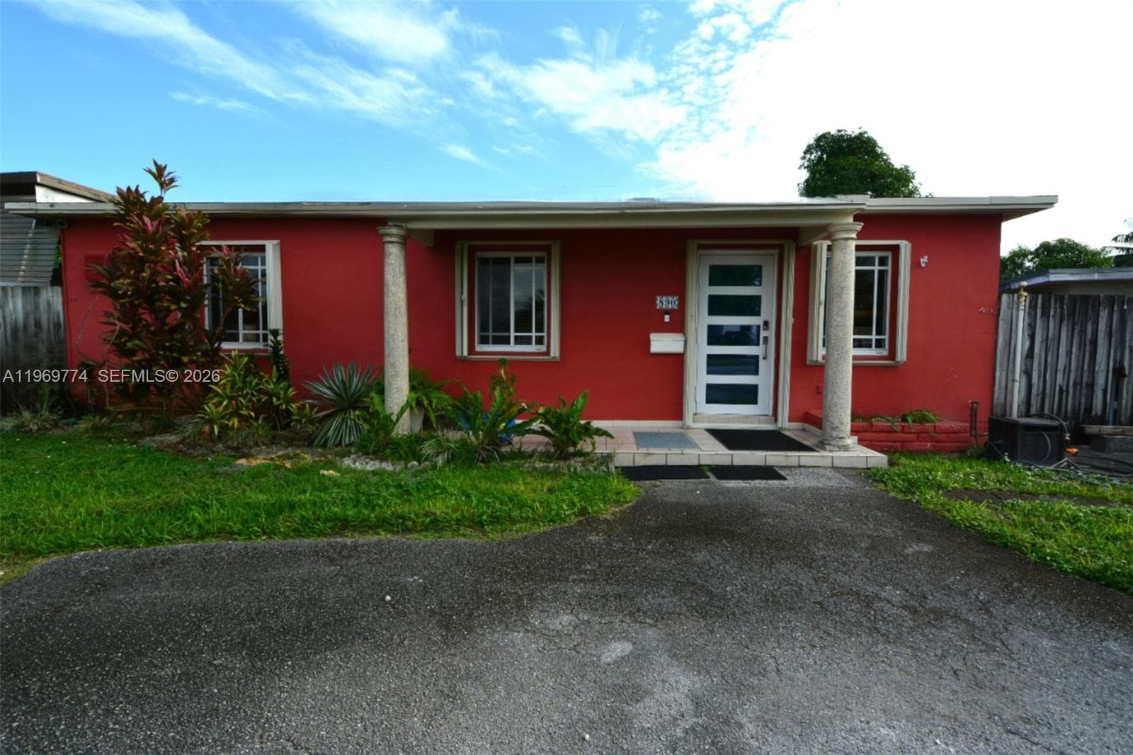 890 E 38th St, Hialeah FL 33013 — 3