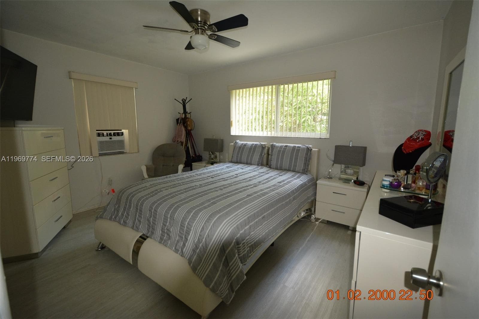 890 E 38th St, Hialeah FL 33013 — 28