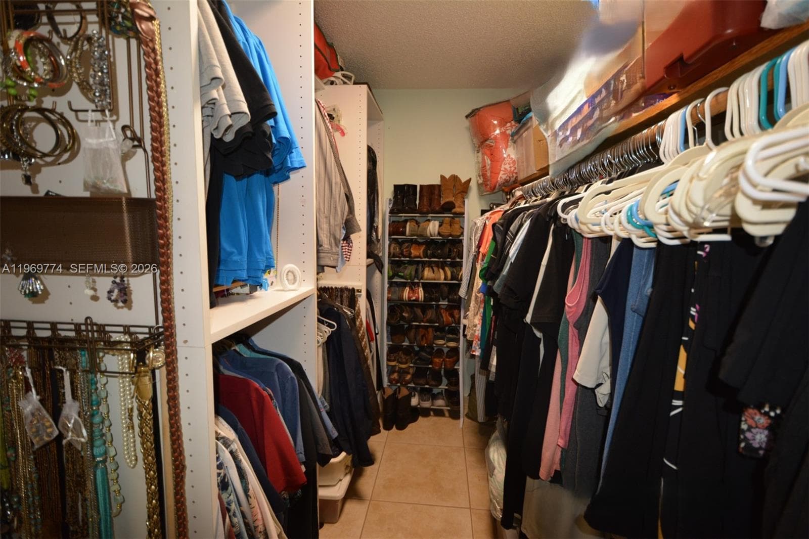 890 E 38th St, Hialeah FL 33013 — 20