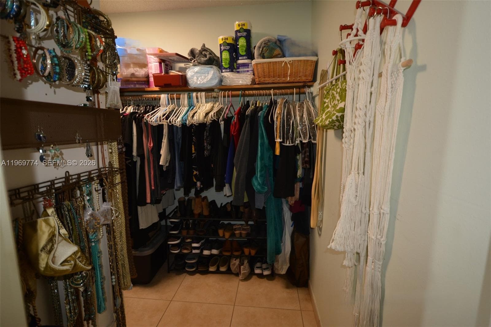 890 E 38th St, Hialeah FL 33013 — 18