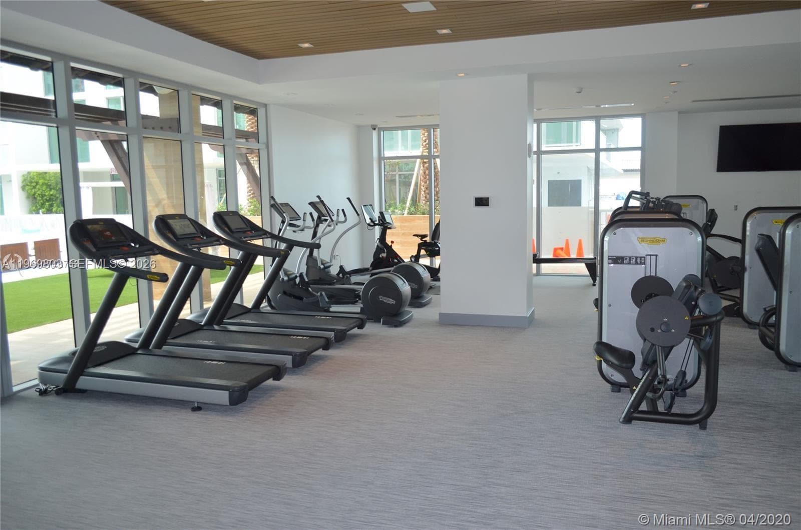 300 Sunny Isles Blvd # 2405, Sunny Isles Beach FL 33160 — 37