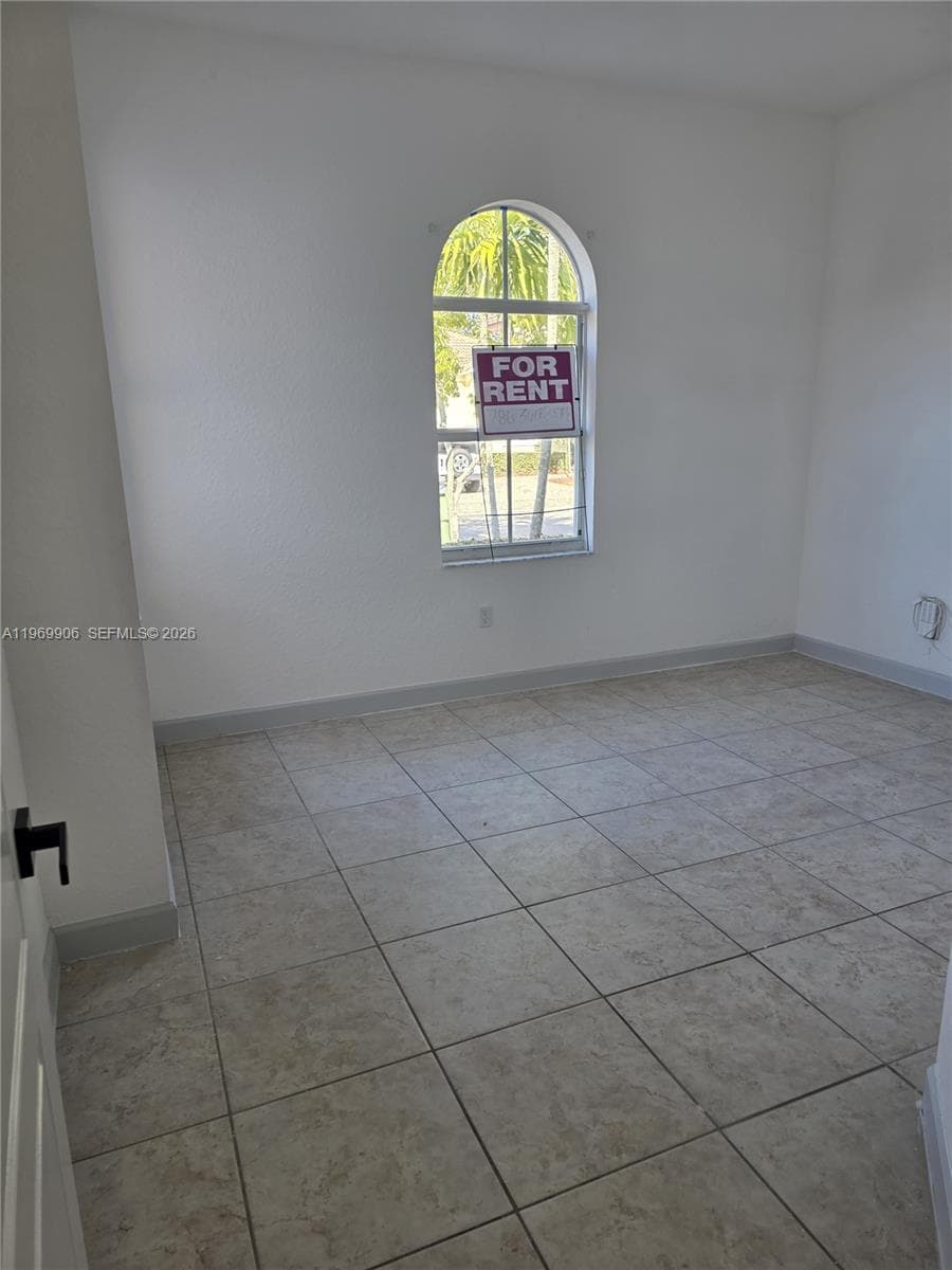 3930 NE 12th Dr, Homestead FL 33033 — 9