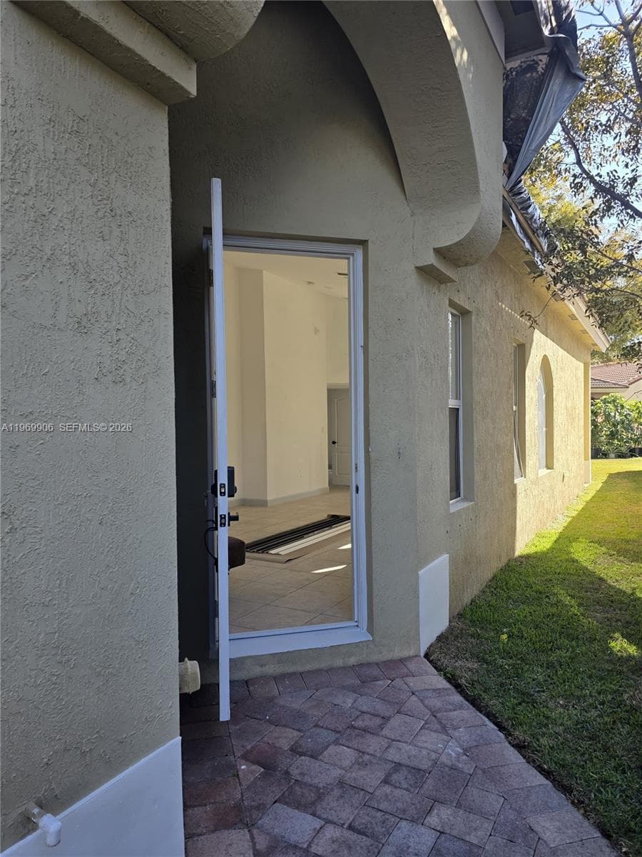 3930 NE 12th Dr, Homestead FL 33033 — 4