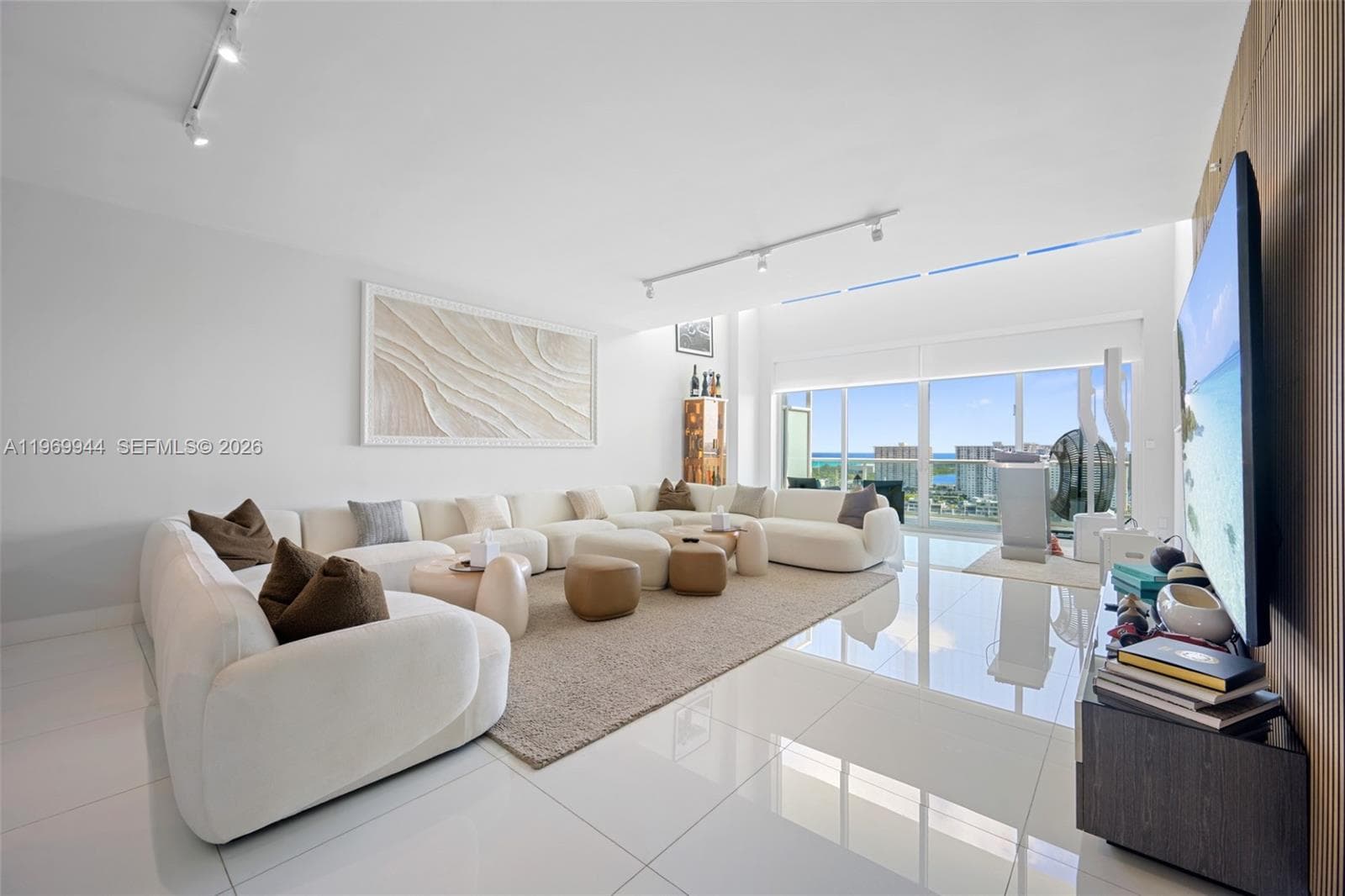 400 Sunny Isles Blvd # 2004, Sunny Isles Beach FL 33160 — 3