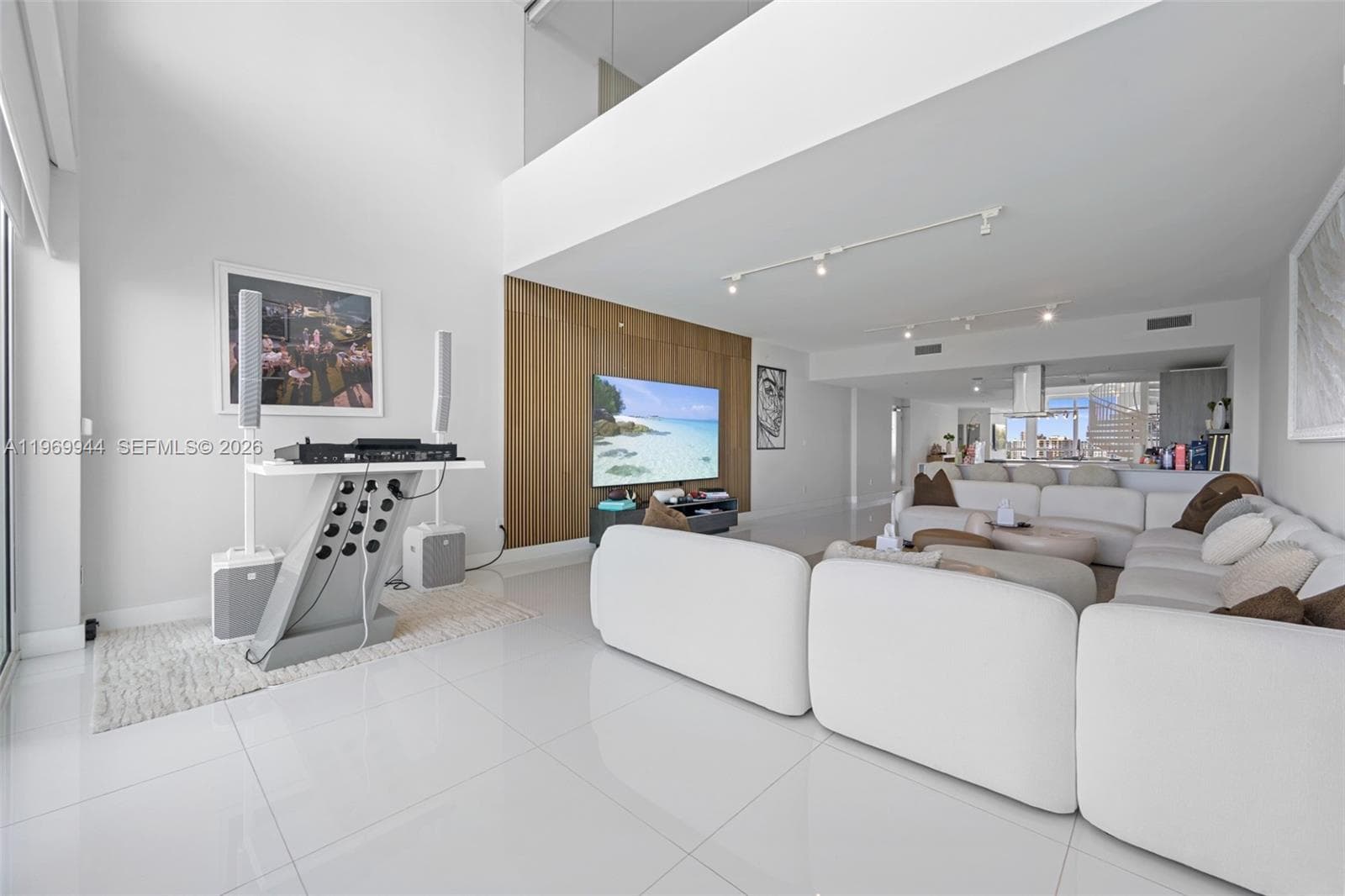 400 Sunny Isles Blvd # 2004, Sunny Isles Beach FL 33160 — 5