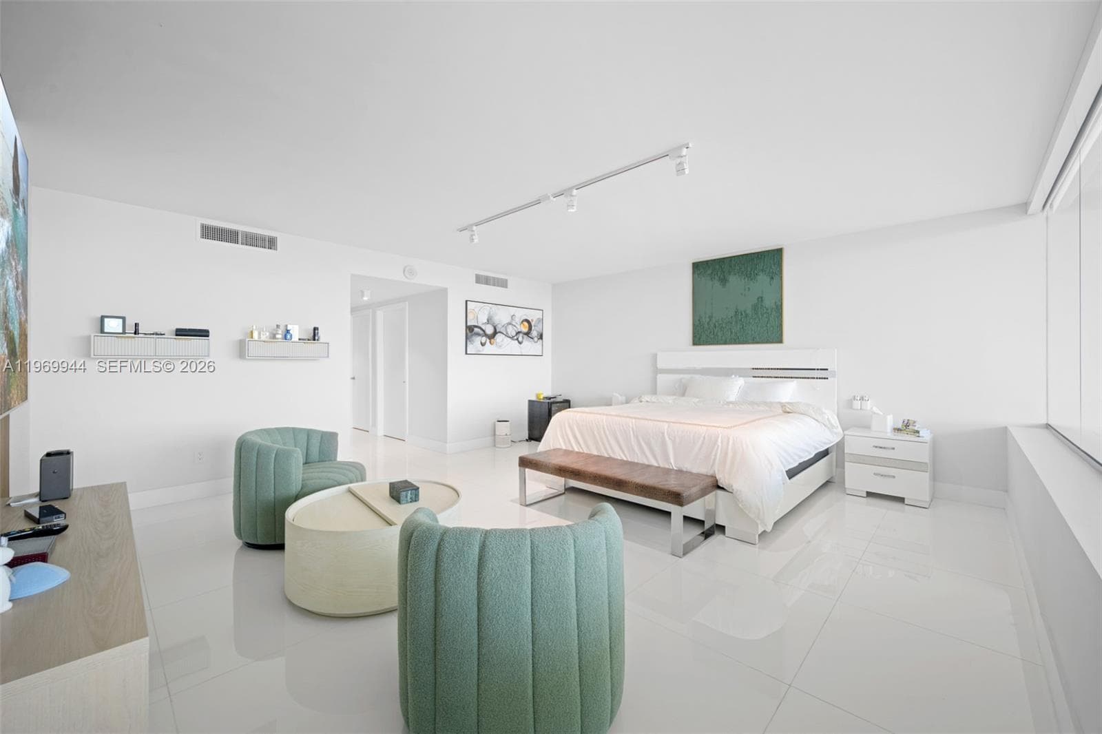 400 Sunny Isles Blvd # 2004, Sunny Isles Beach FL 33160 — 18