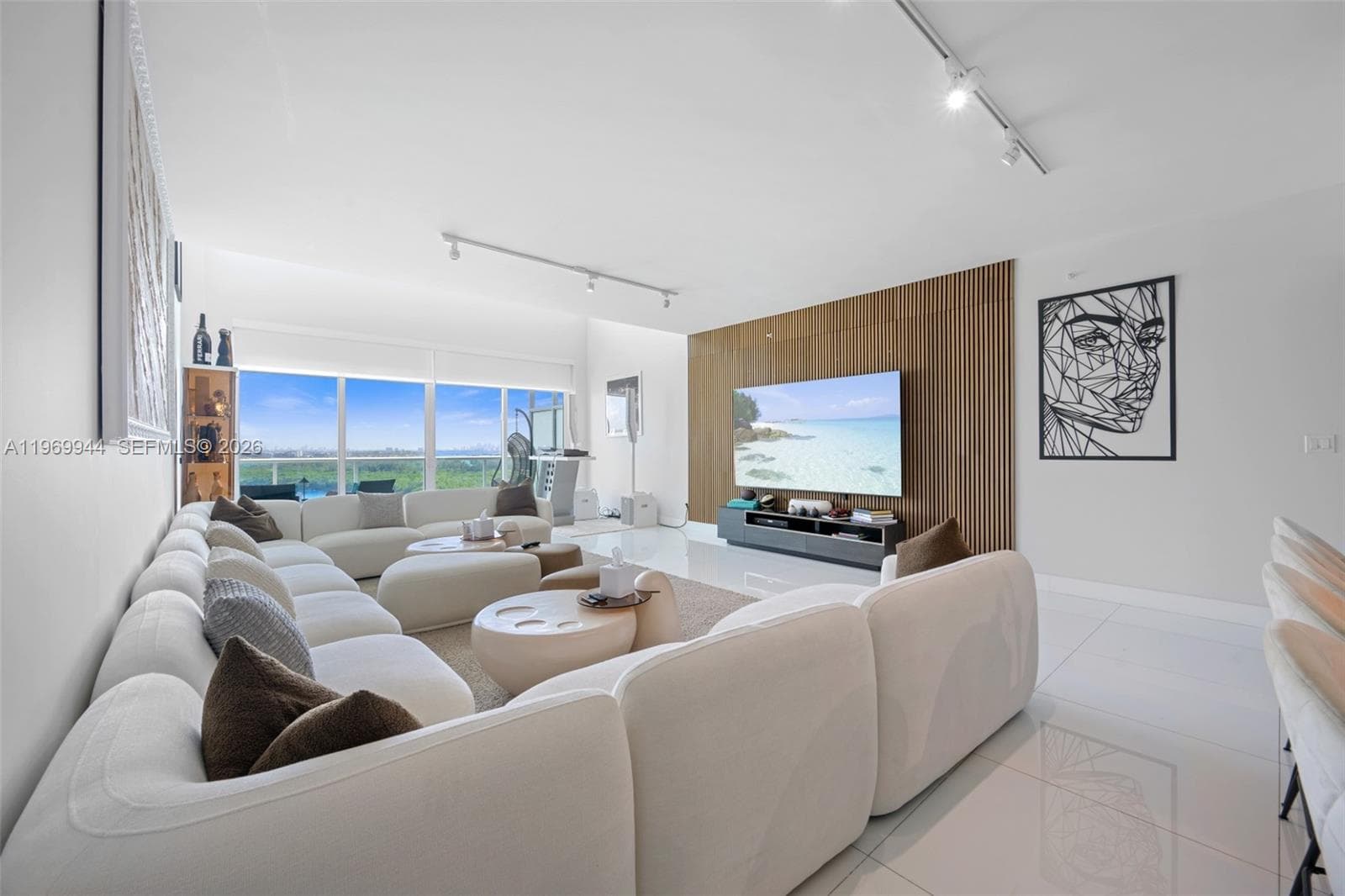 400 Sunny Isles Blvd # 2004, Sunny Isles Beach FL 33160 — 4