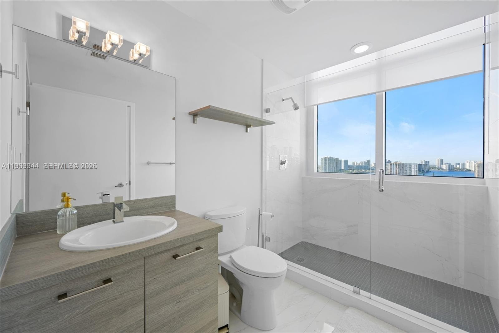400 Sunny Isles Blvd # 2004, Sunny Isles Beach FL 33160 — 25