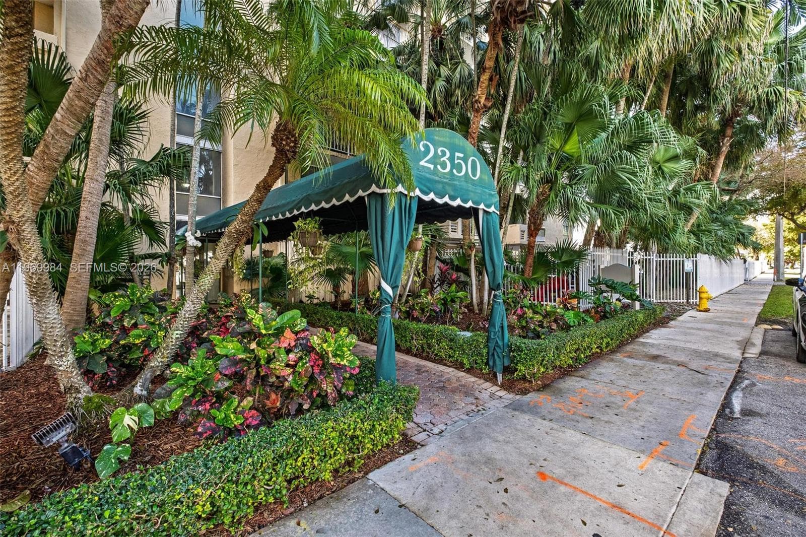 2350 NE 135th St # 811, North Miami FL 33181 — 37