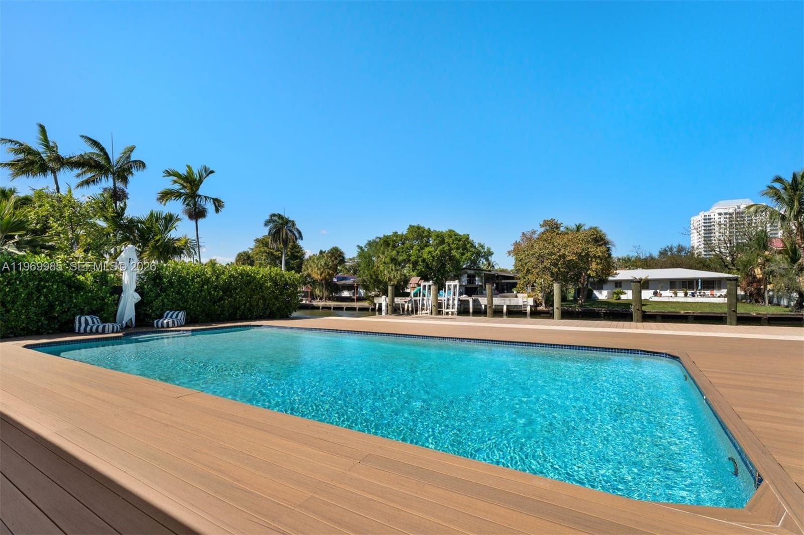 1025 Belle Meade Island Dr, Miami FL 33138 — 23